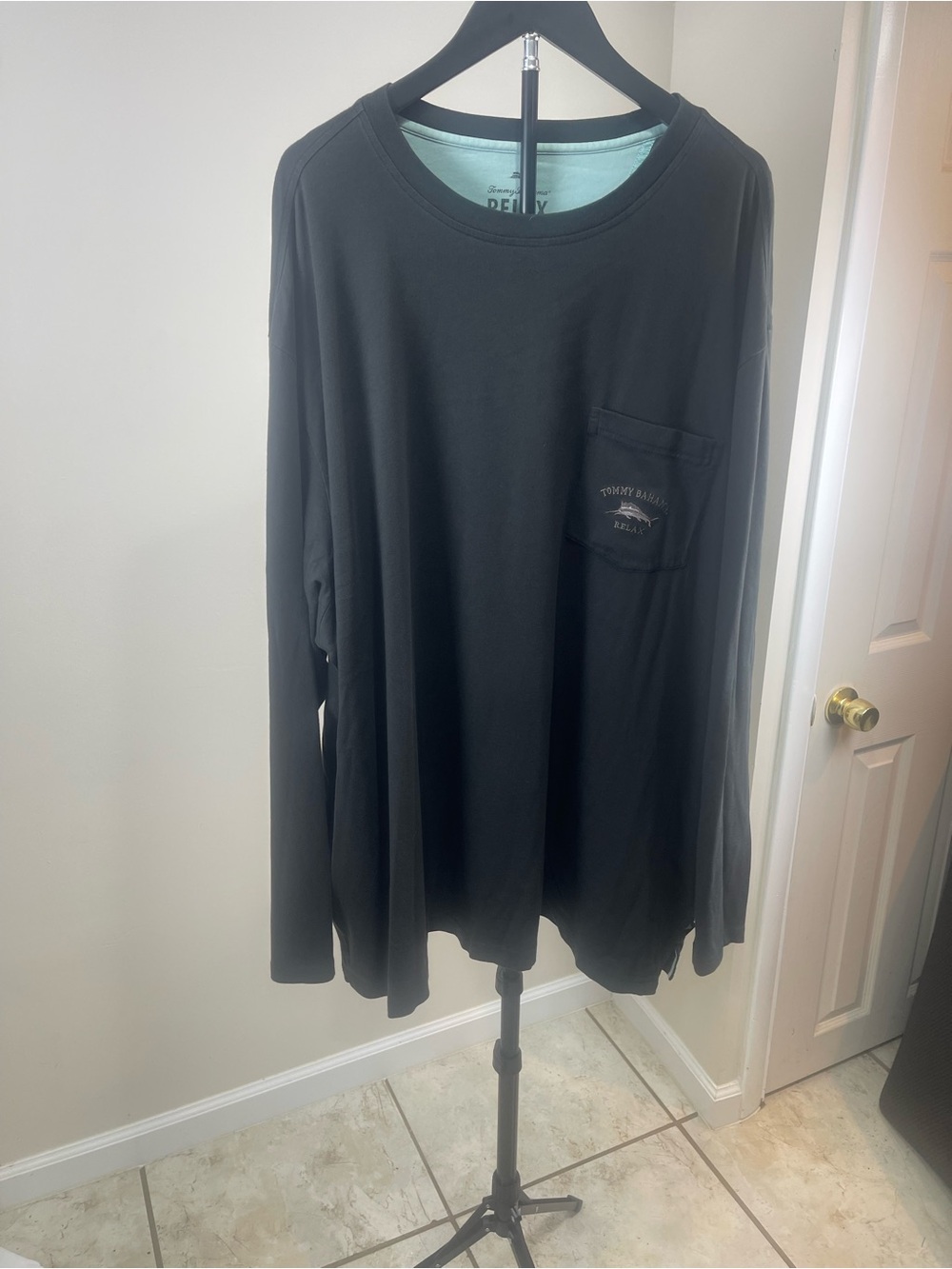 Tommy Bahama Black Long-Sleeve Pocket Tee